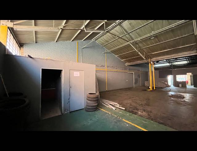 301M² WAREHOUSE FOR SALE IN ISANDO